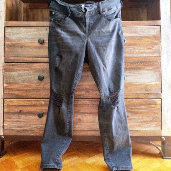 Torrid Black Distress Denim Jeggings & Stilettos/Martini Tee Bundle SZ XL/16 - Picture 14 of 16